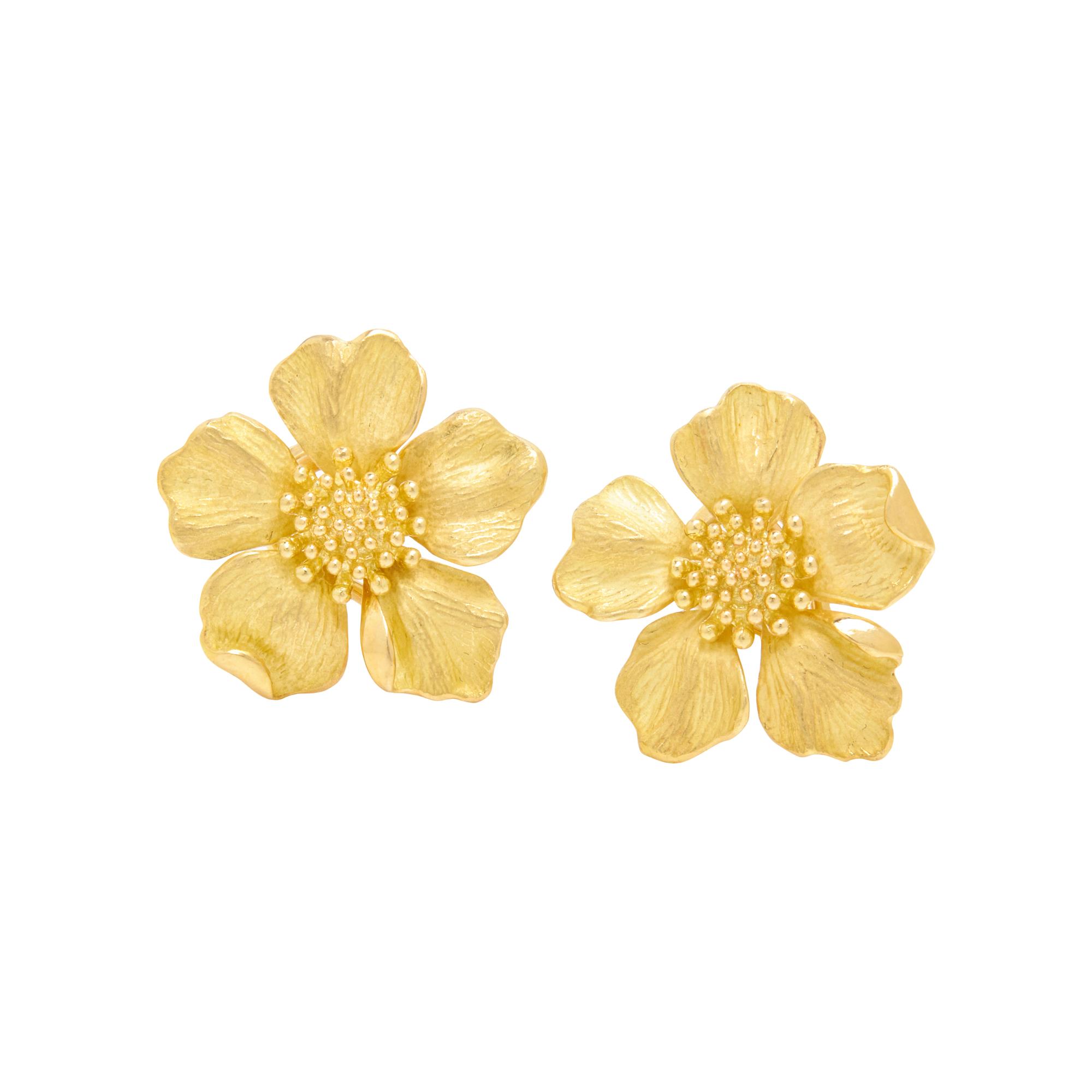 TIFFANY & CO., YELLOW GOLD 'DOGWOOD' CLIP EARRINGS