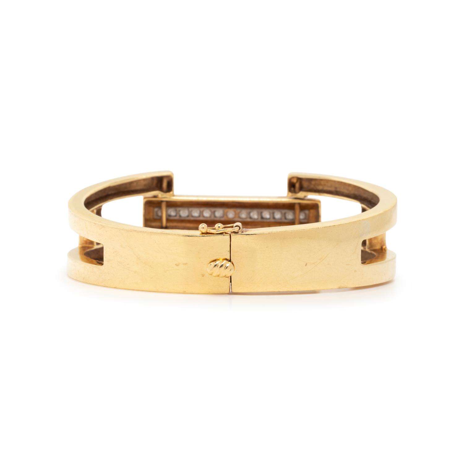 YELLOW GOLD AND DIAMOND BANGLE BRACELET
