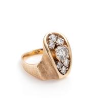 YELLOW GOLD AND DIAMOND RING