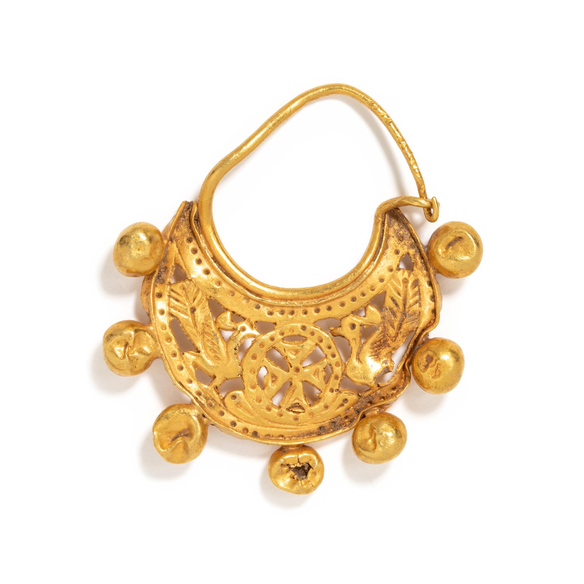 A Byzantine Gold Earring