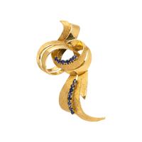 YELLOW GOLD AND SAPPHIRE BROOCH