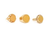 COLLECTION OF YELLOW GOLD AND COIN RINGS