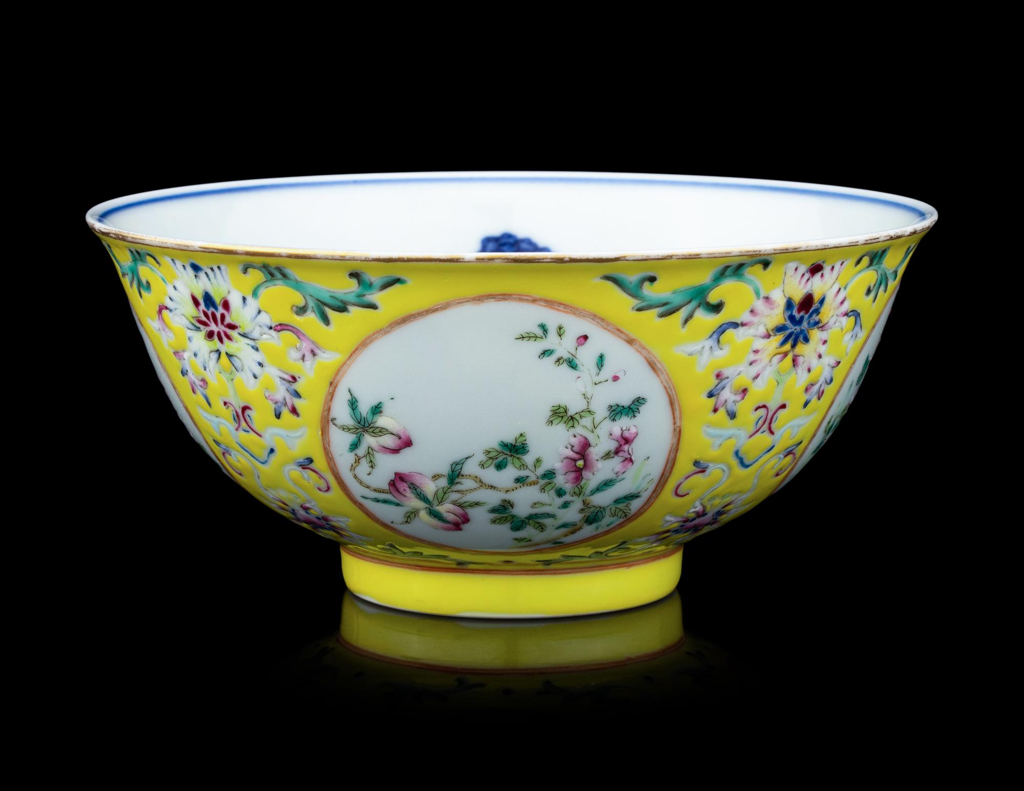 A Chinese Yellow Ground Famille Rose 'Medallion' Porcelain Bowl