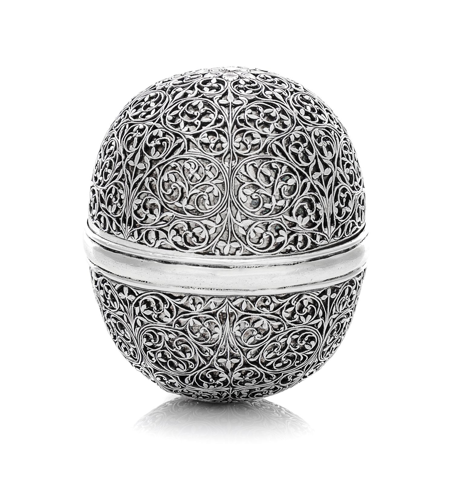 A Continental Silver Bezoar Case, Probably Portuguese or Indo-Portuguese, 17th/18th Century, opening at midpoint with rounded rims, app