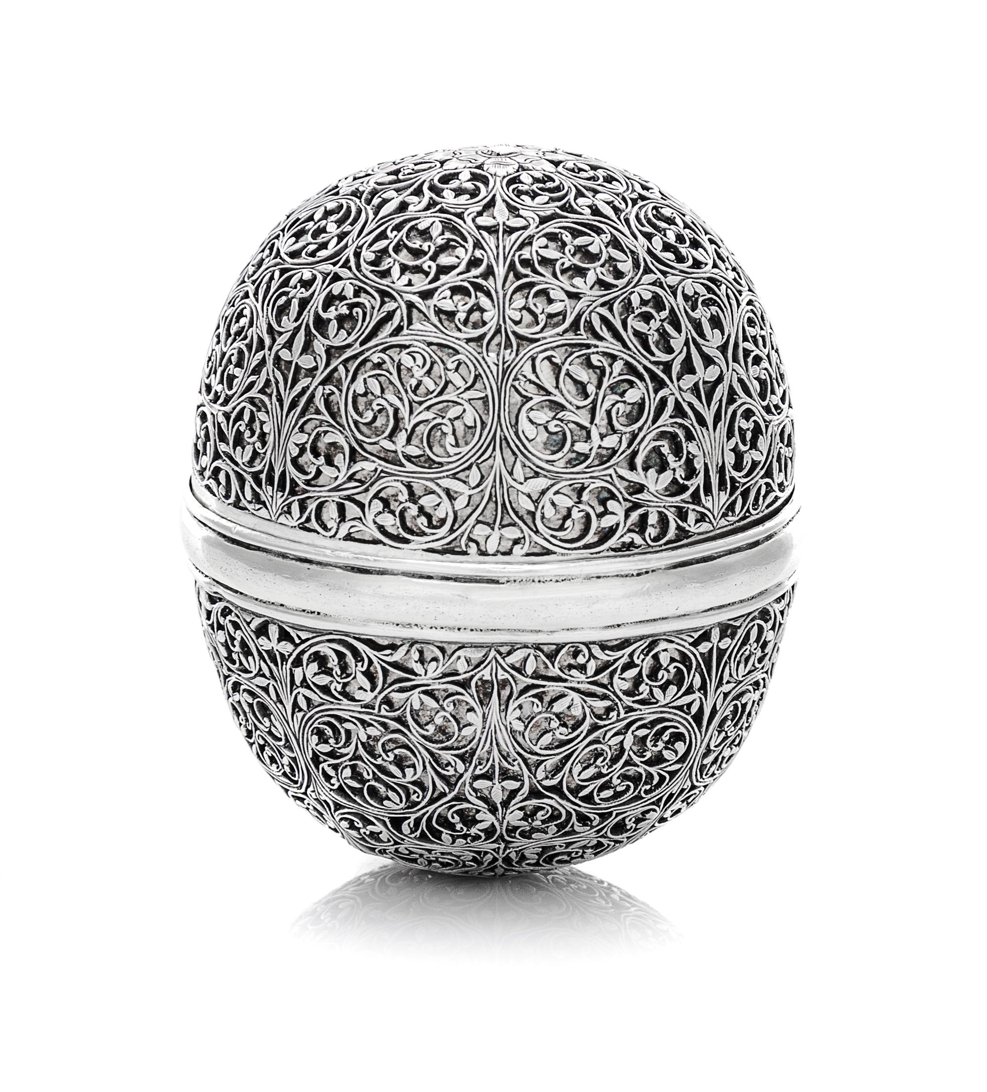 A Continental Silver Bezoar Case, Probably Portuguese or Indo-Portuguese, 17th/18th Century, opening at midpoint with rounded rims, app