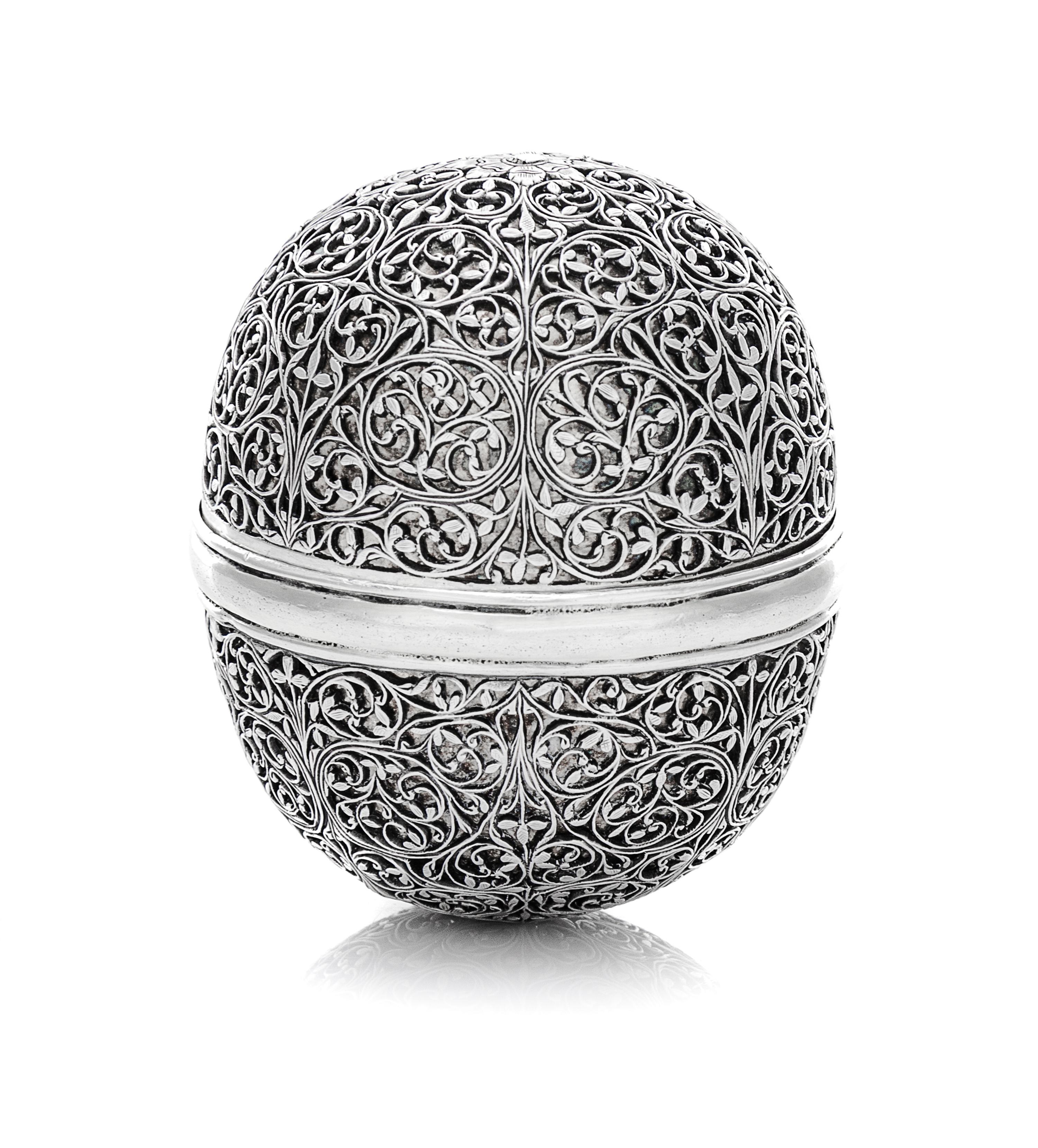 A Continental Silver Bezoar Case, Probably Portuguese or Indo-Portuguese, 17th/18th Century, opening at midpoint with rounded rims, app