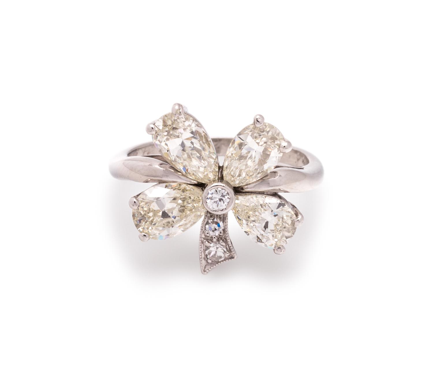 DIAMOND CLOVER RING