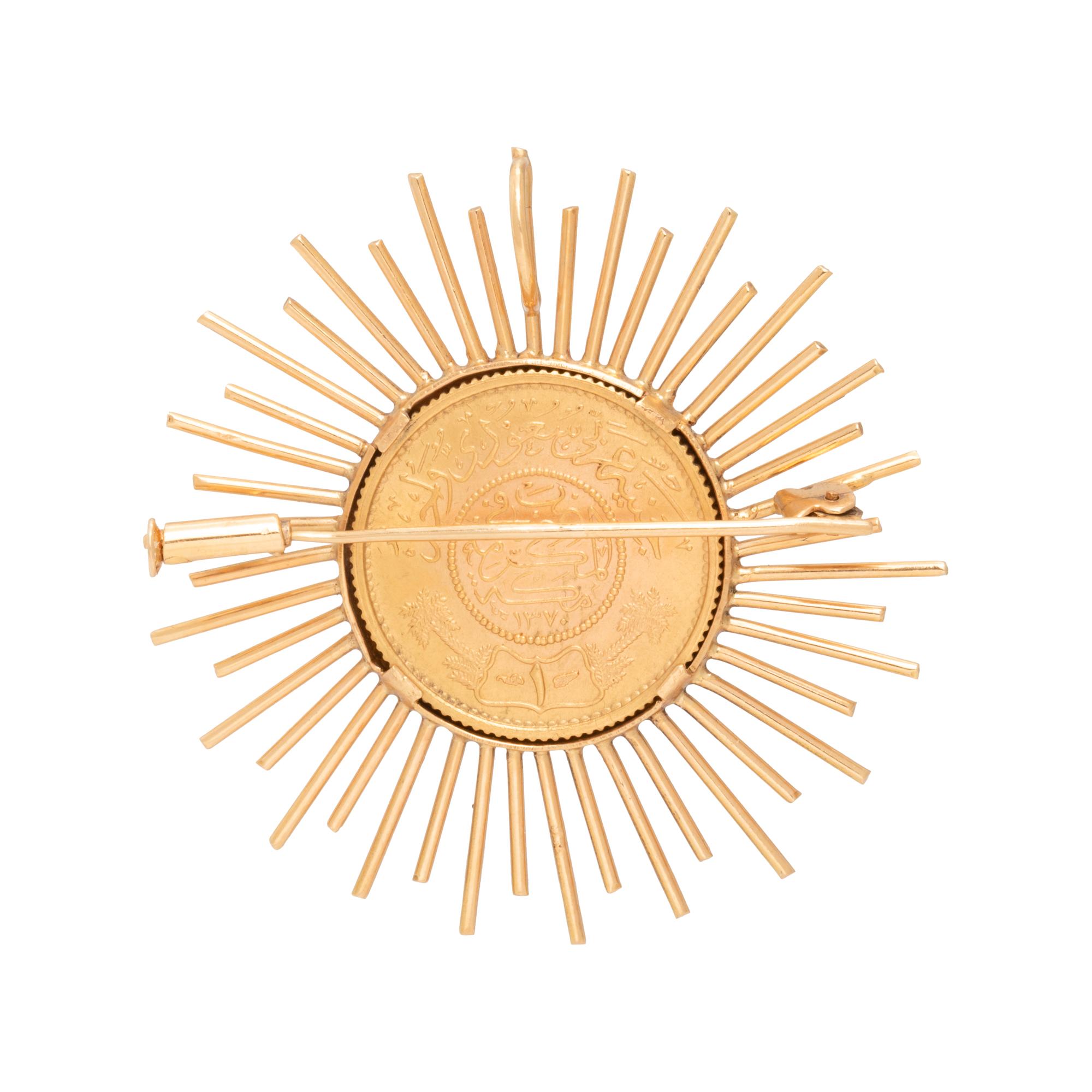 YELLOW GOLD AND COIN PENDANT/BROOCH