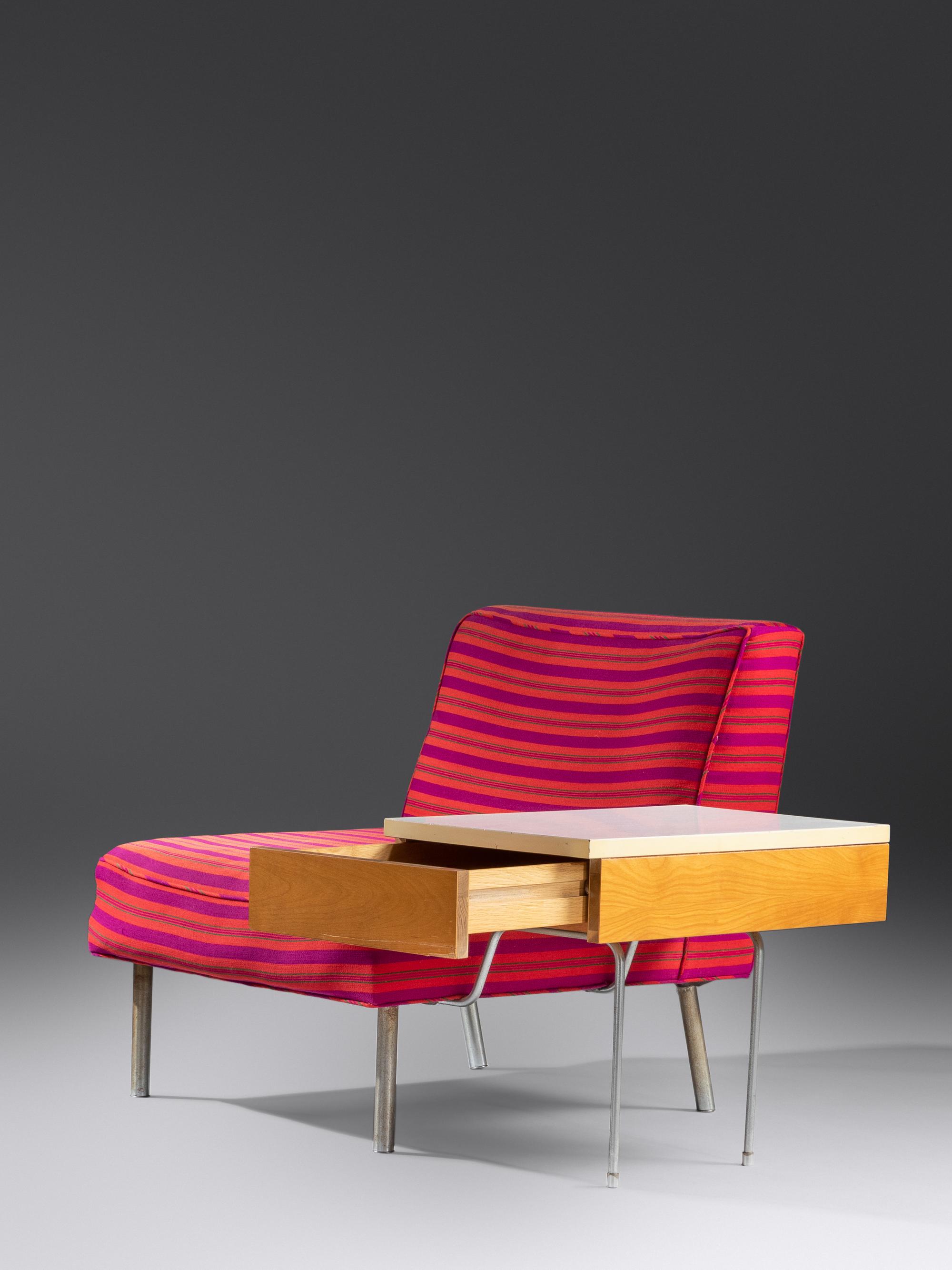 Lounge Chair and Ottoman with Integrated Side Table Herman Miller, USA