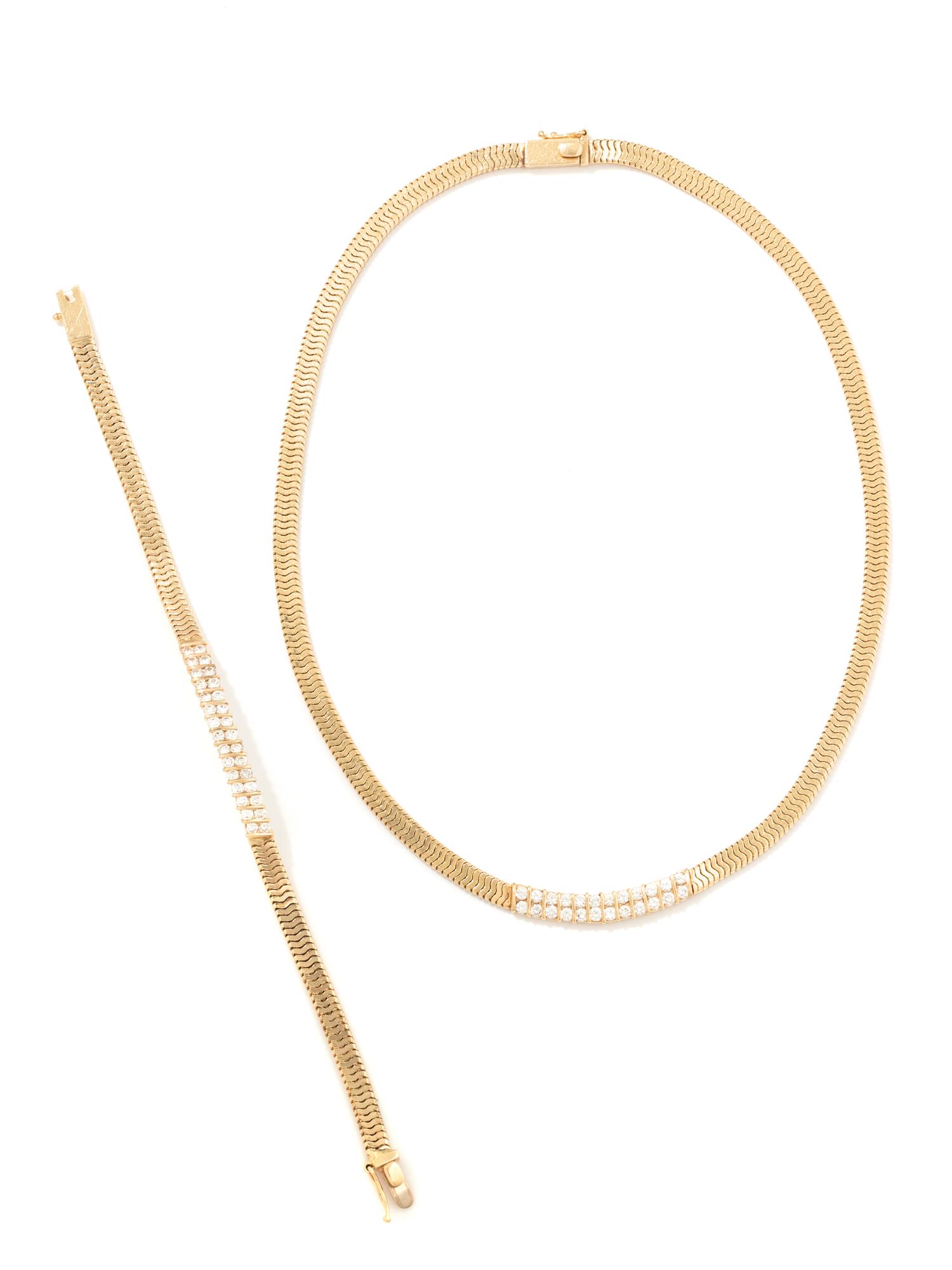 YELLOW GOLD AND DIAMOND SET