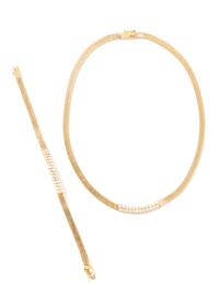 YELLOW GOLD AND DIAMOND SET
