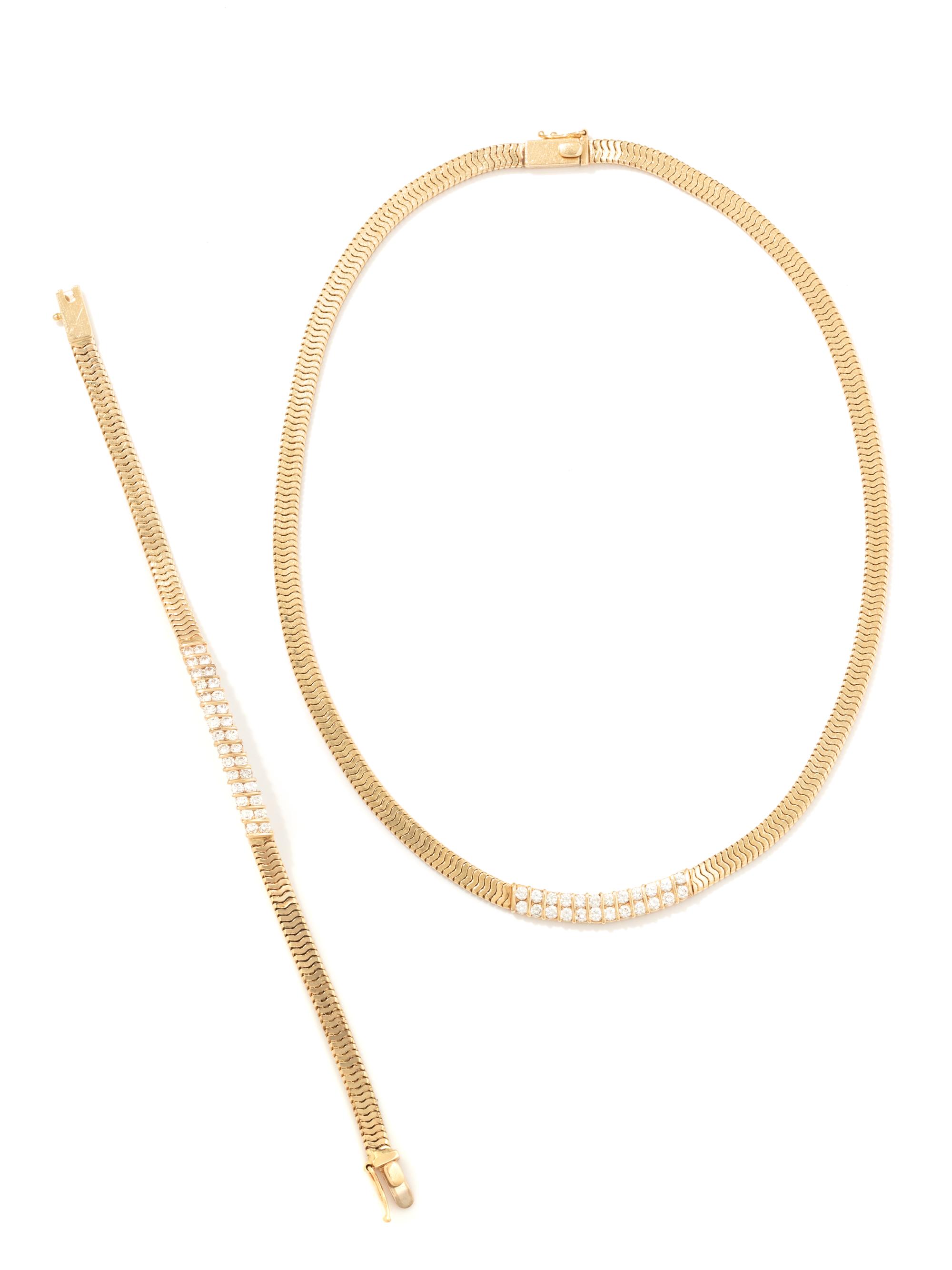 YELLOW GOLD AND DIAMOND SET