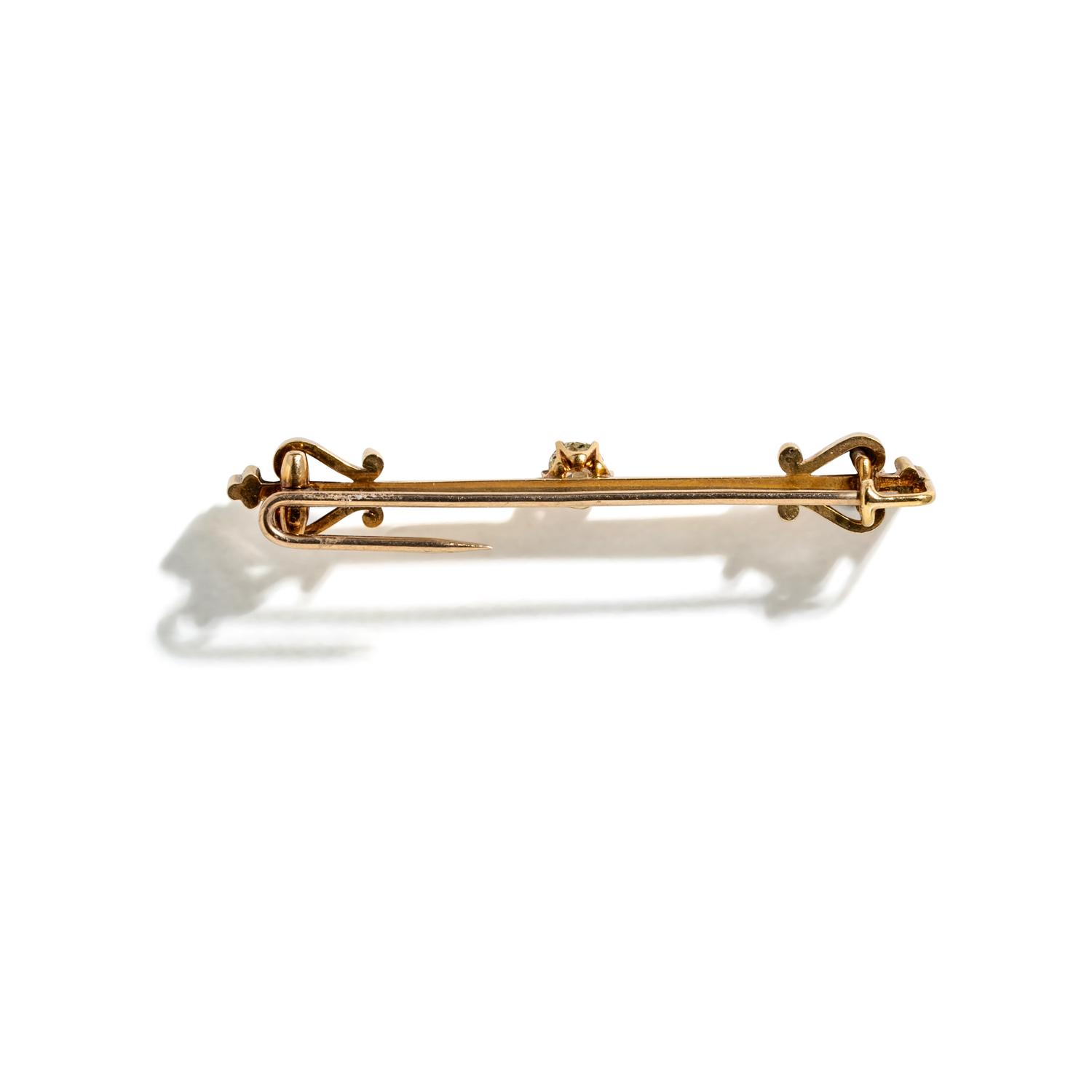 ANTIQUE, YELLOW GOLD AND DIAMOND BAR PIN