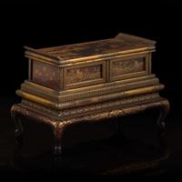 A small Japanese lacquer stand 日本漆金时绘木架 Meiji to Taisho period ?????