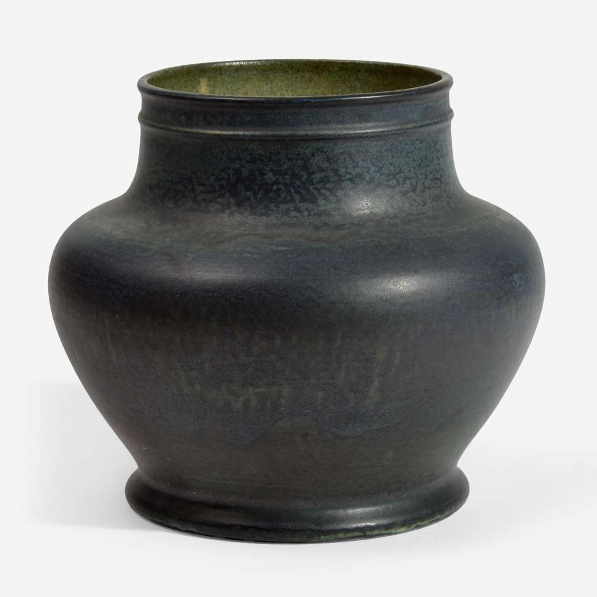 Tiffany Studios (American, active 1878-1932) Favrile Pottery Vase, New York, USA, early 20th century