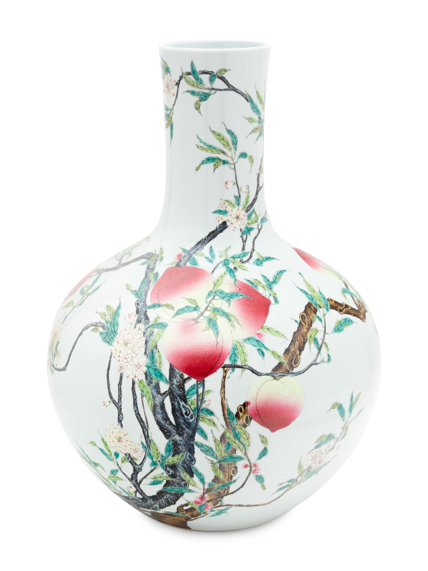A Large Famille Rose Porcelain 'Peach' Vase, Tianqiuping