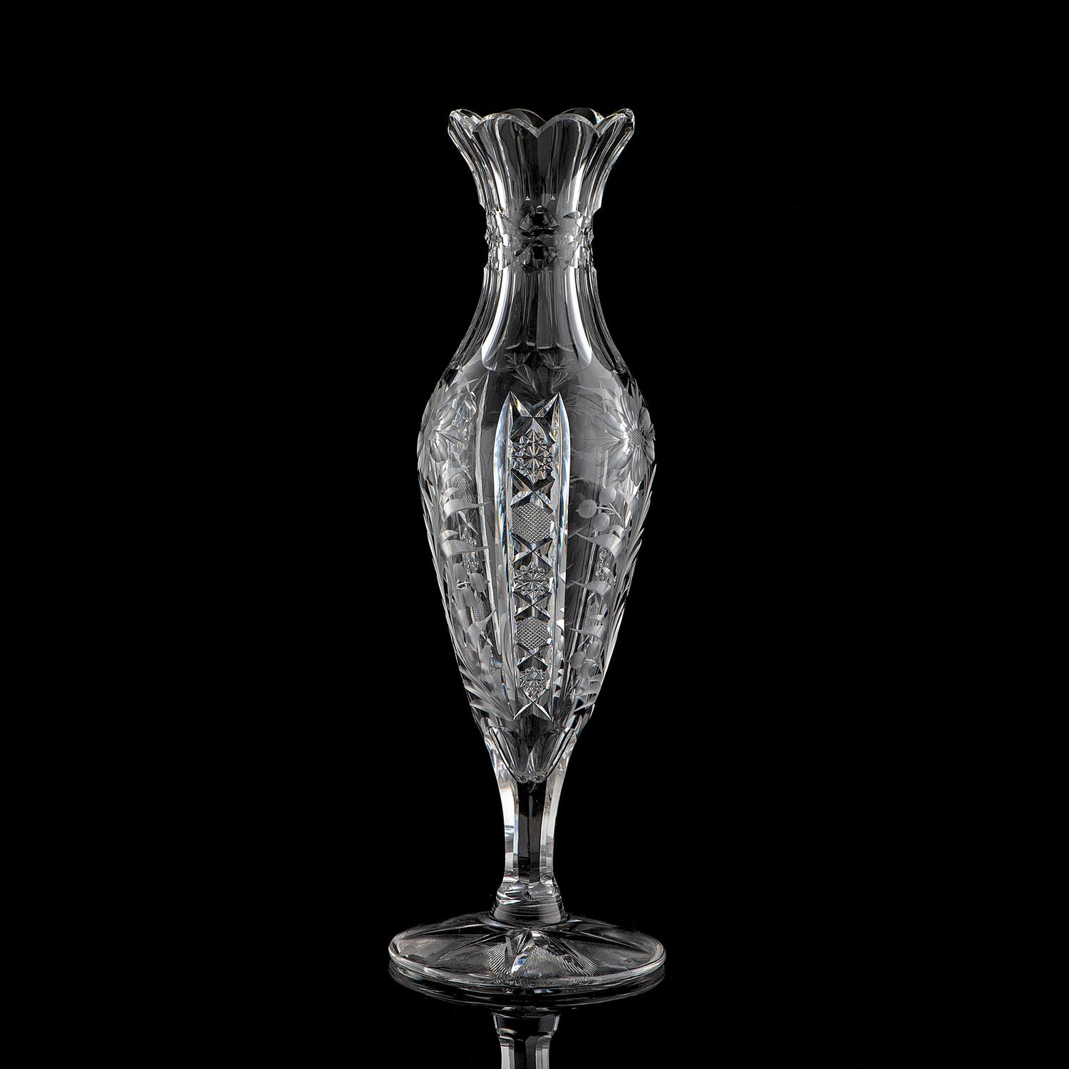 A Tuthill Brilliant and Intaglio-Cut Baluster Vase with a Star-Cut Foot