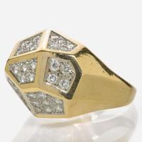 An 18K Yellow Gold and Diamond Ring