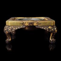 A Japanese Lacquer Hibachi and Metal Liner, with Tokugawa Mon, Edo-Early Meiji Period 日本江戶-明治早期 漆繪火盆一組