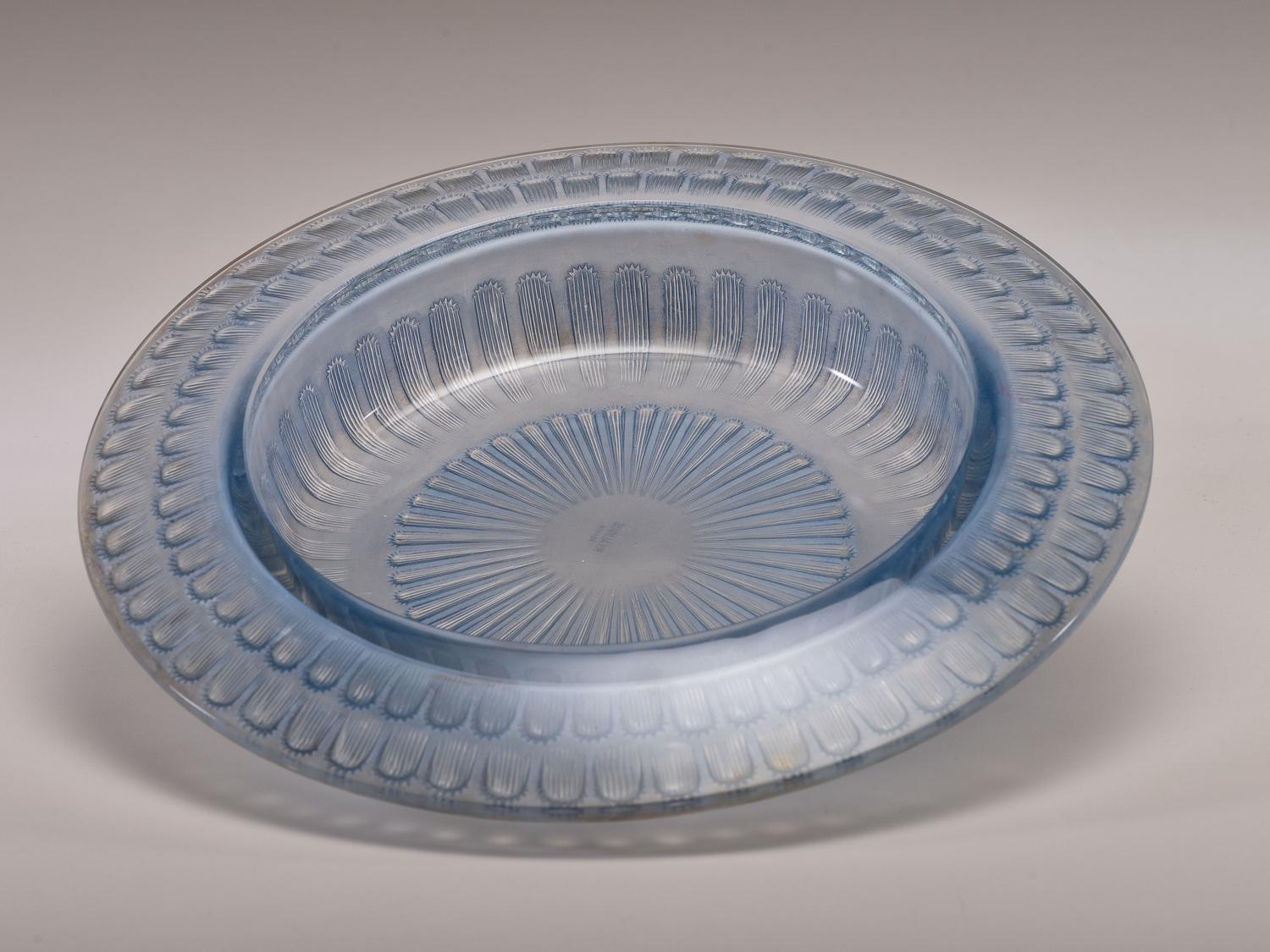 Helianthe Centerpiece bowl, model # 3319 Circa 1930s