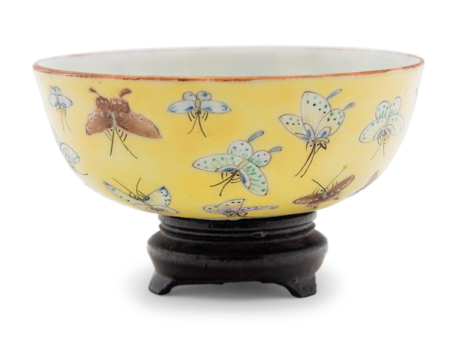A Chinese Yellow-Ground Famille Rose Porcelain 'Butterfly' Cup