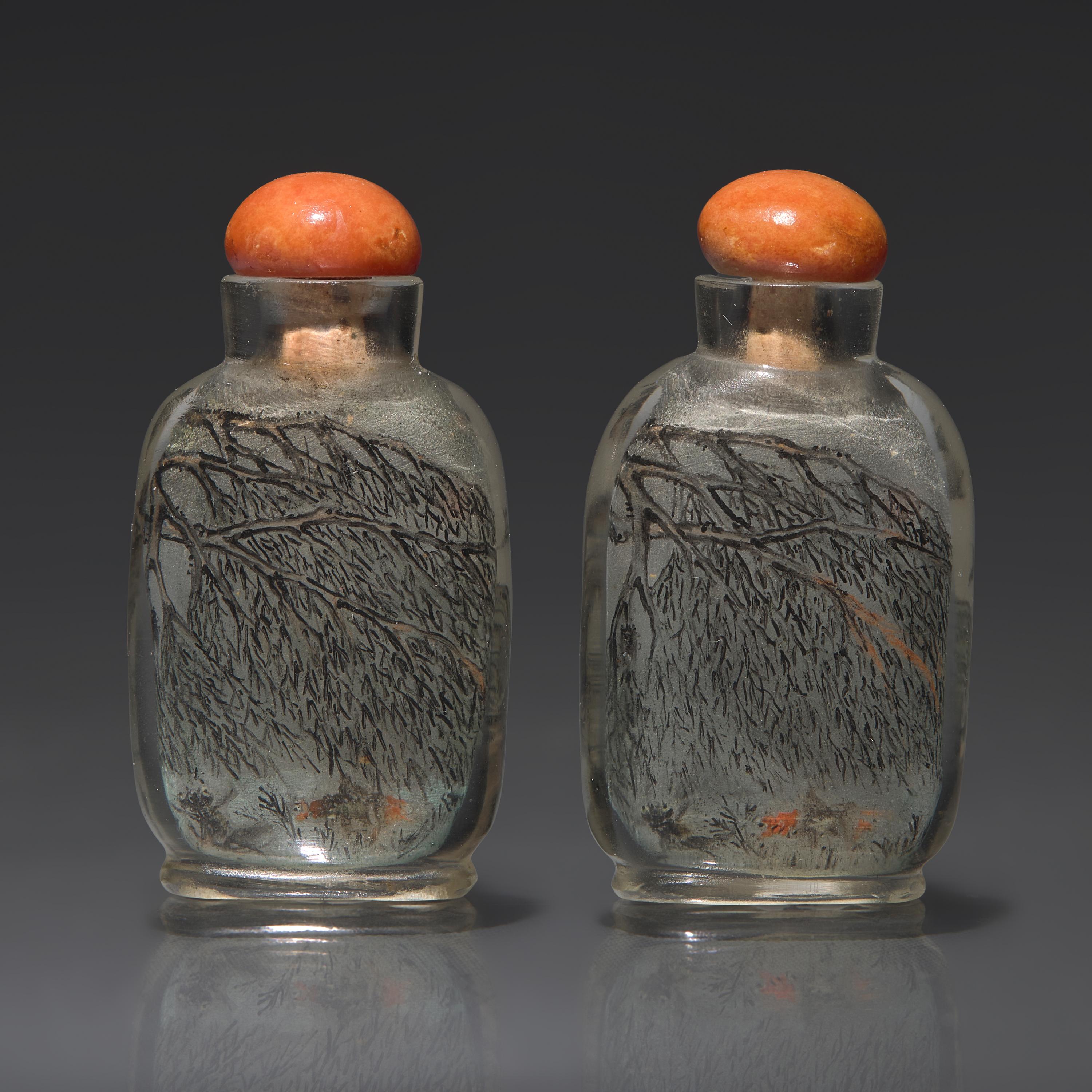 A Pair of Miniature Chinese Interior-Painted Snuff Bottles, Signed Meng Zishou — 孟子受款玻璃內畫柳樹雙燕圖小鼻煙壺兩支