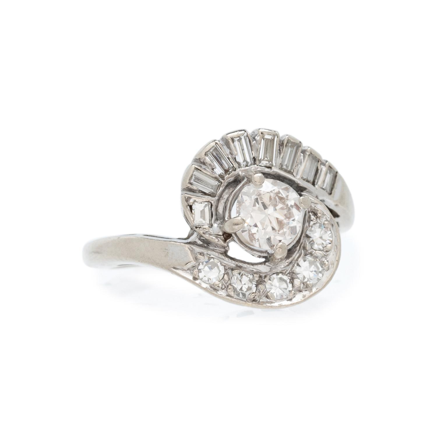 WHITE GOLD AND DIAMOND RING