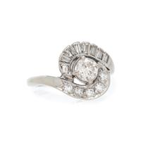 WHITE GOLD AND DIAMOND RING