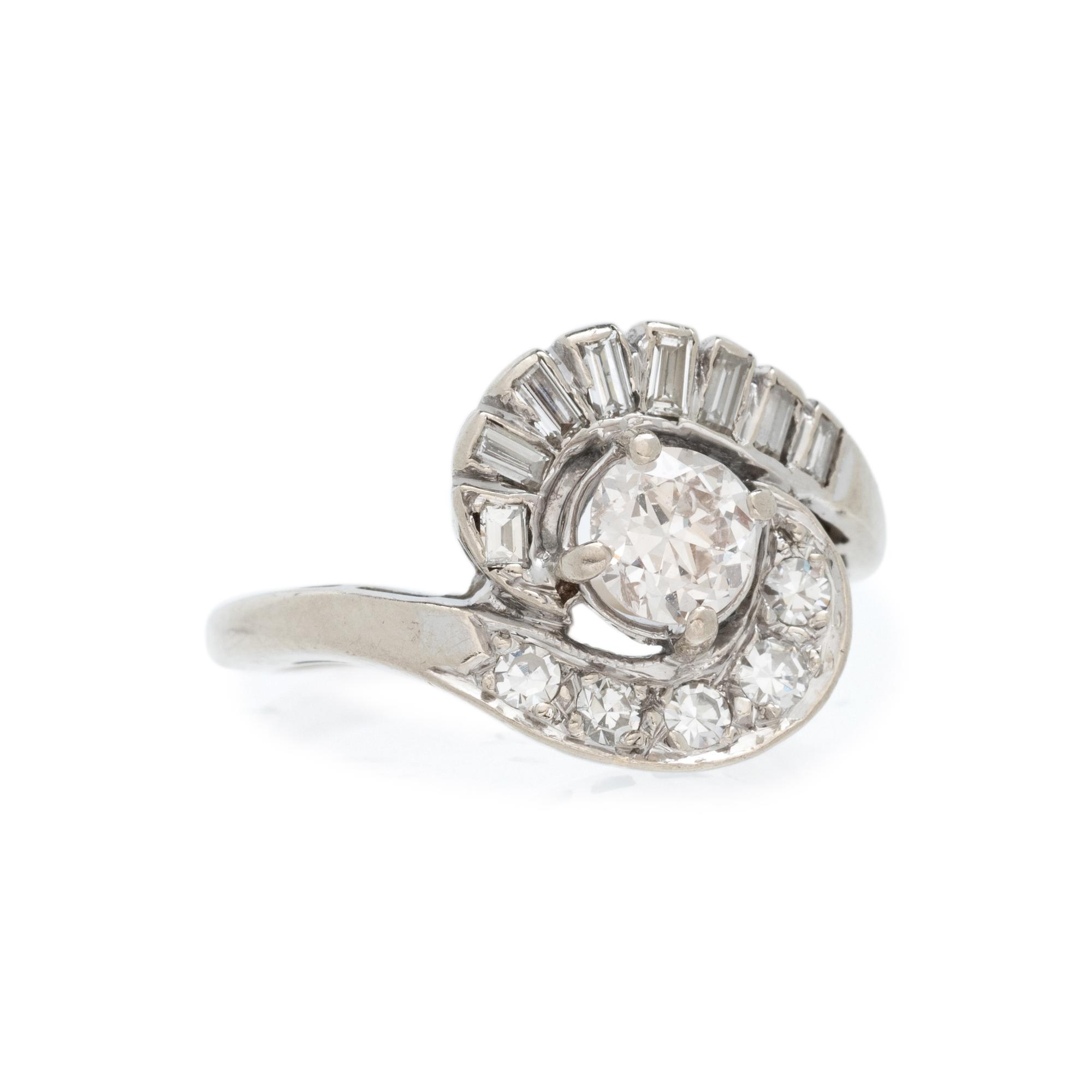 WHITE GOLD AND DIAMOND RING