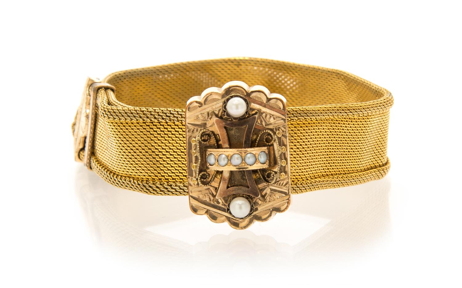 A Victorian Yellow Gold and Pearl Belt Bracelet, 19.80 dwts.