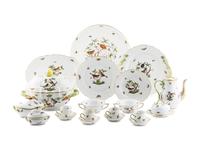 A Herend Porcelain Rothschild Bird Dinner Service