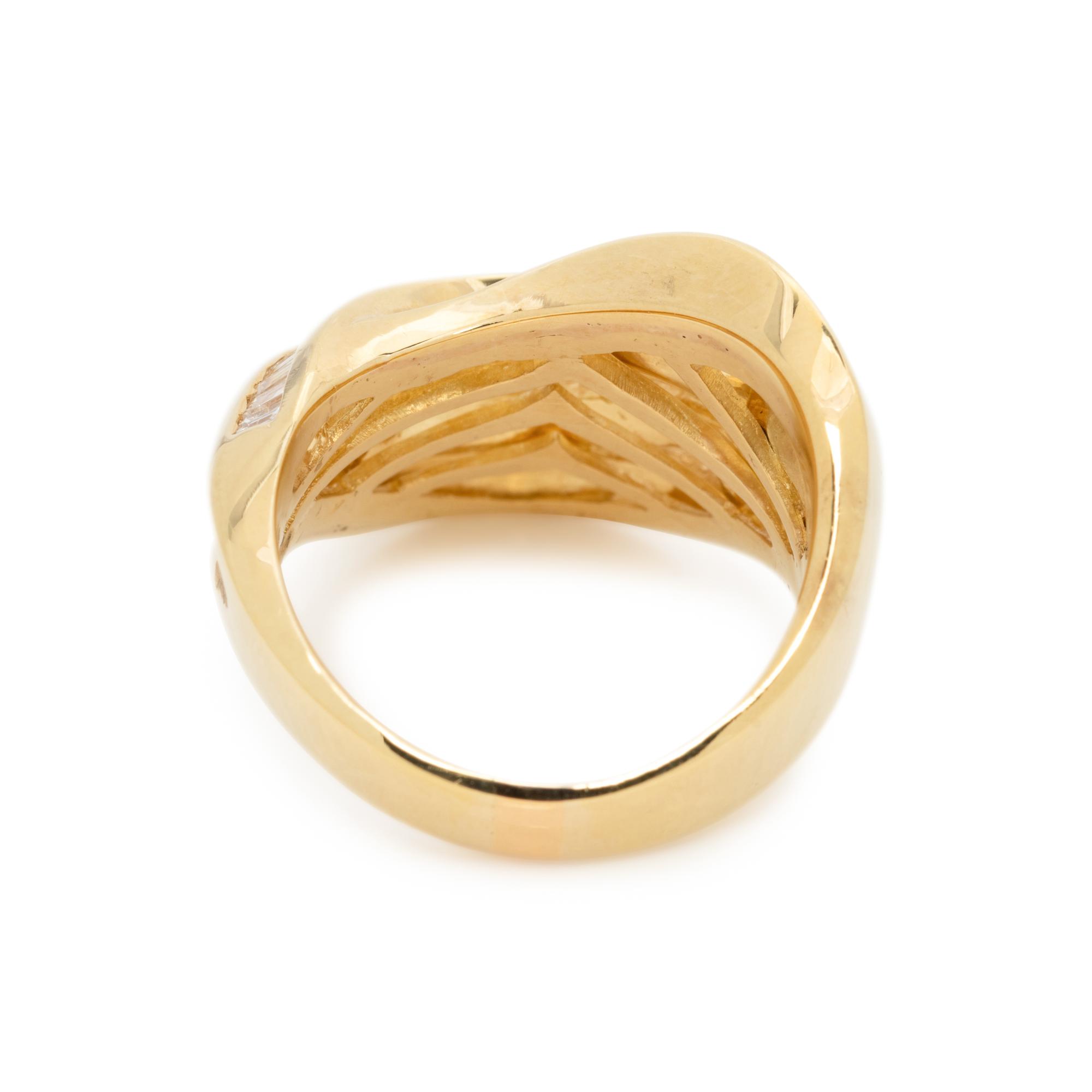 YELLOW GOLD AND DIAMOND RING