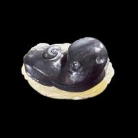 A Chinese carved two-color jade "Cat and Butterfly on Garden Stool" toggle “貓蝶”俏色玉雕一件