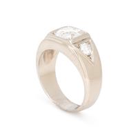 WHITE GOLD AND DIAMOND RING