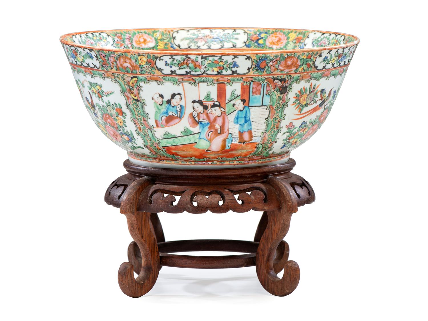 A Rose Medallion Center Bowl and Stand