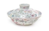 A Famille Rose Porcelain Bowl and Cover Diameter 6 1/8 inches. — LATE 19TH/EARLY 20TH CENTURY