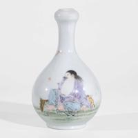 A finely-decorated Chinese porcelain "Liuhai" vase 20th century, probably Republic period 劉海戲金蟬蒜頭瓶 二十世紀 或民國