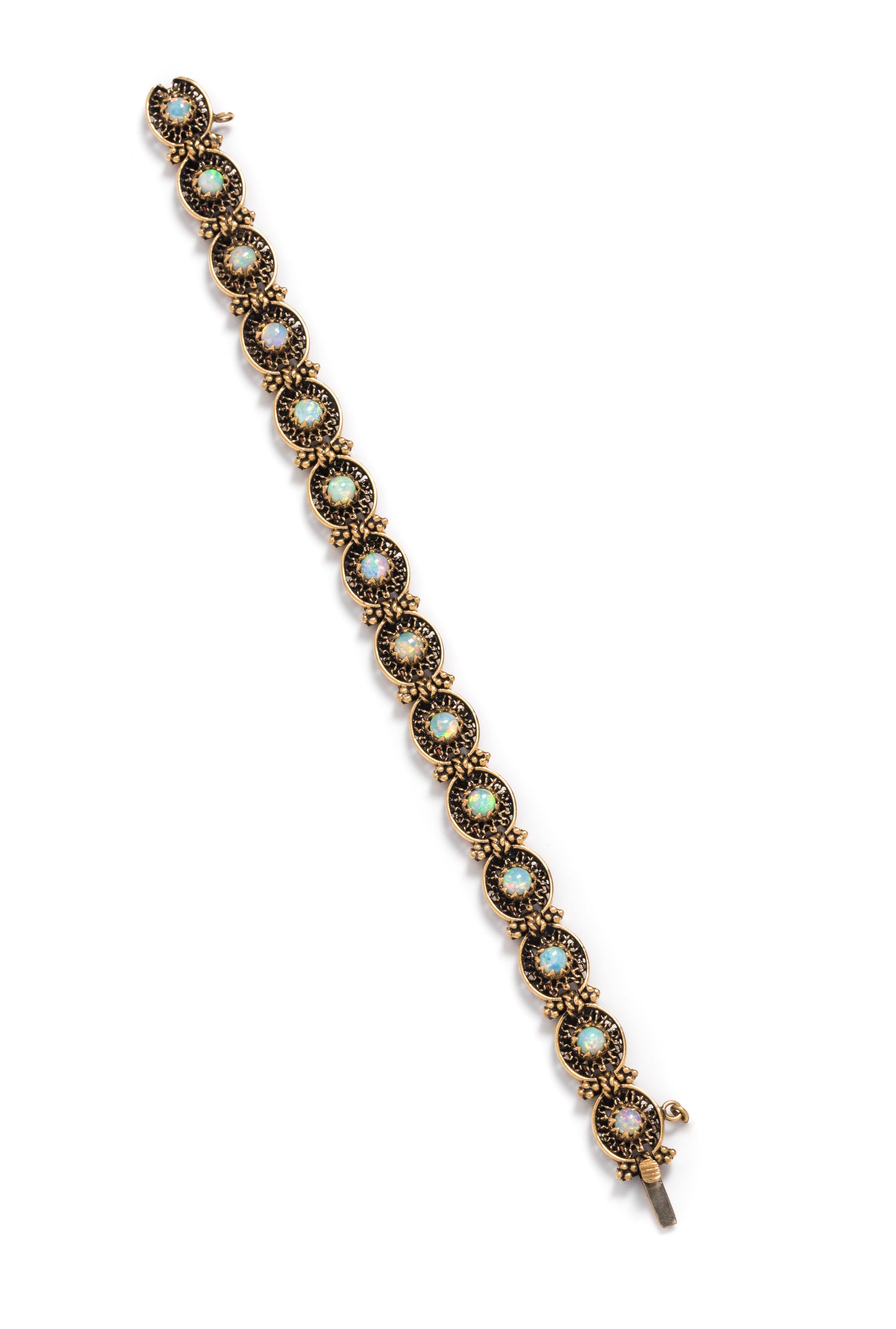 YELLOW GOLD AND OPAL BRACELET