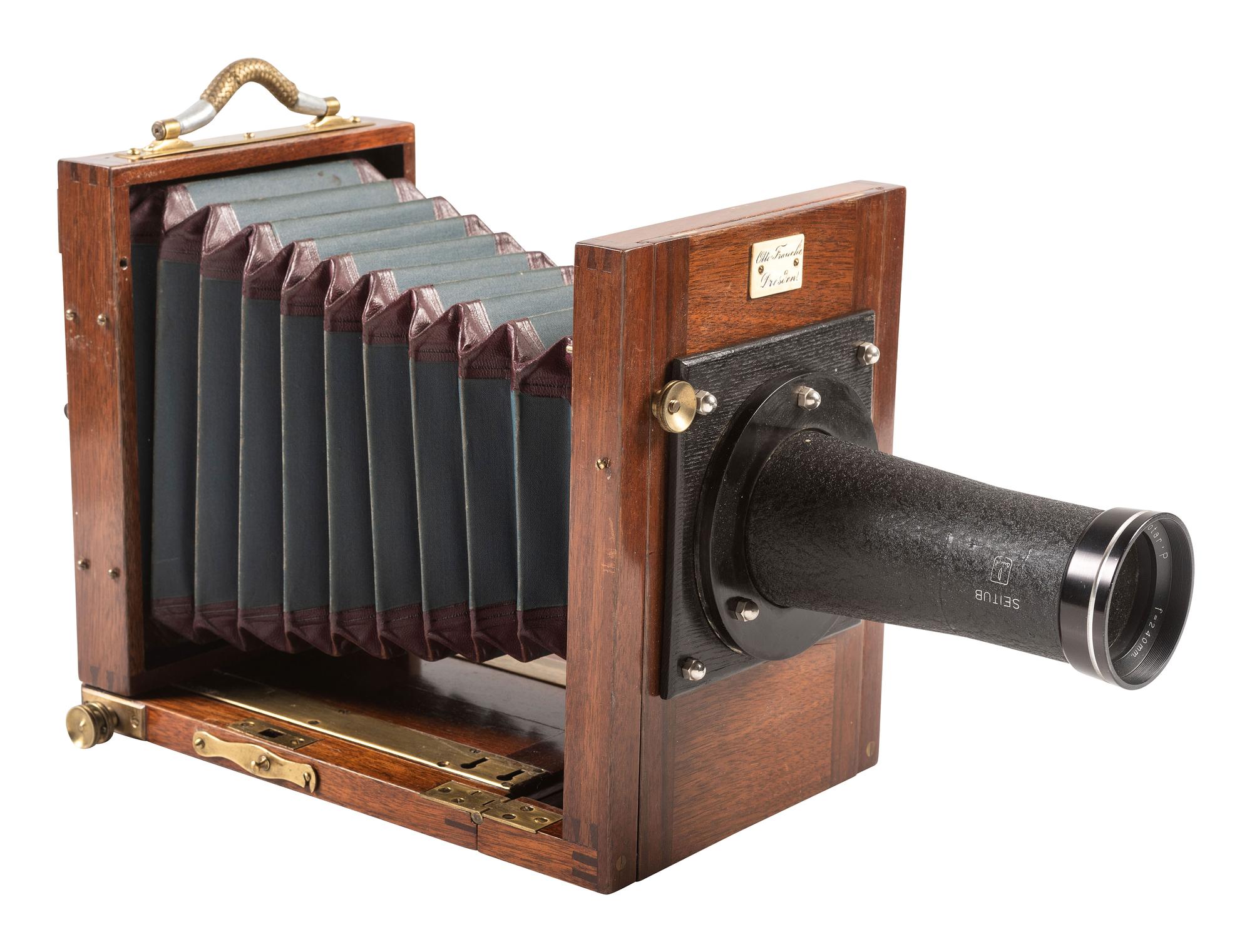 [EARLY PHOTOGRAPHY]. Camera produced by Otto Francke, Dresden.