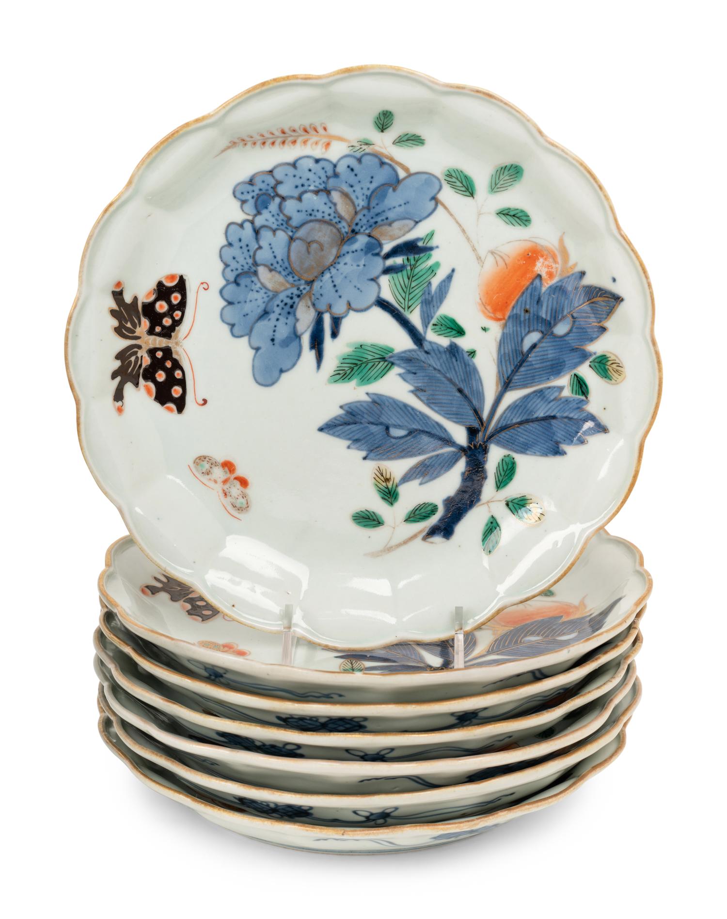 A Set of Twenty-One Japanese Export Porcelain Shallow Bowls