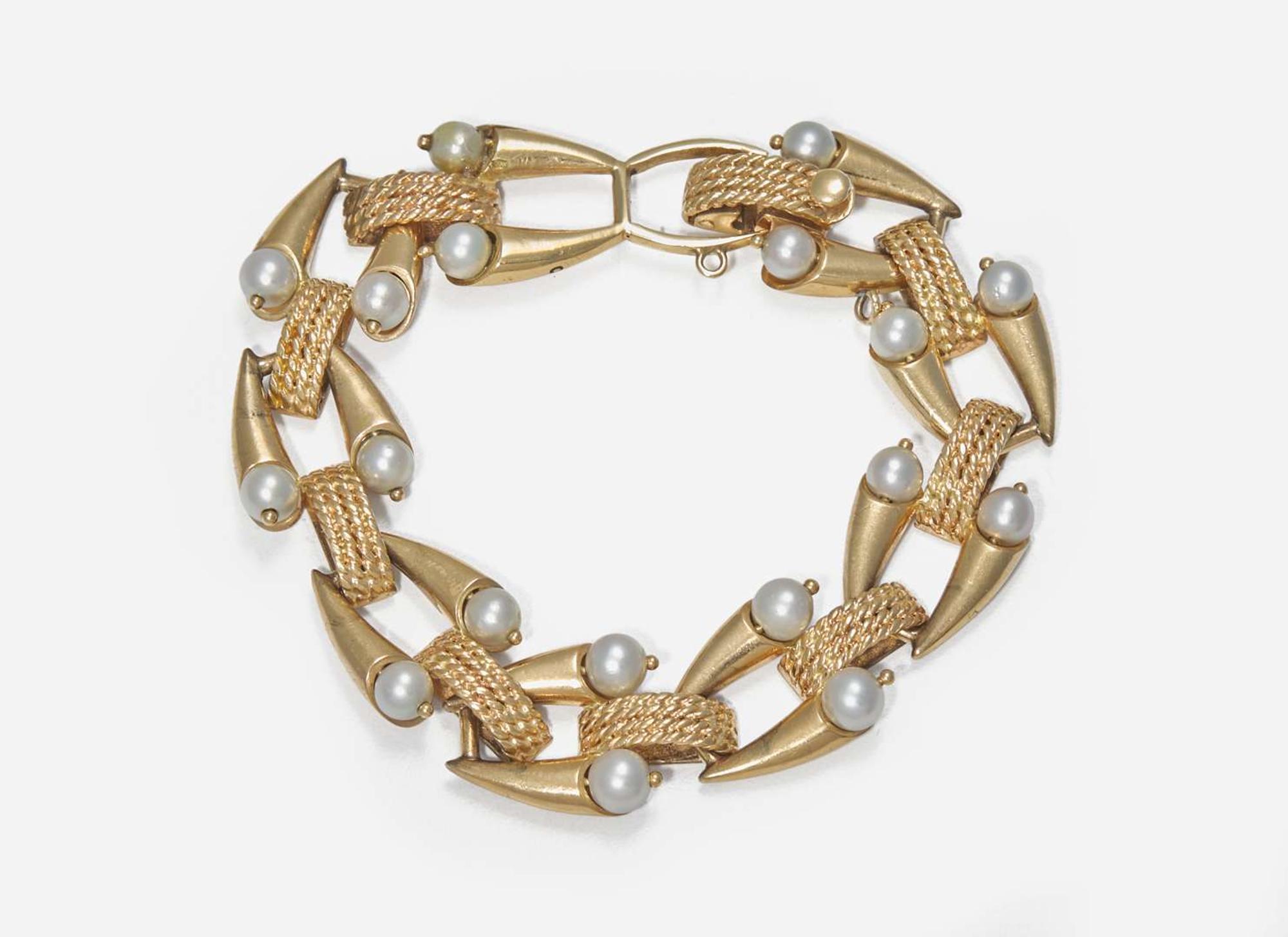 A 14K Yellow Gold and Pearl Bracelet