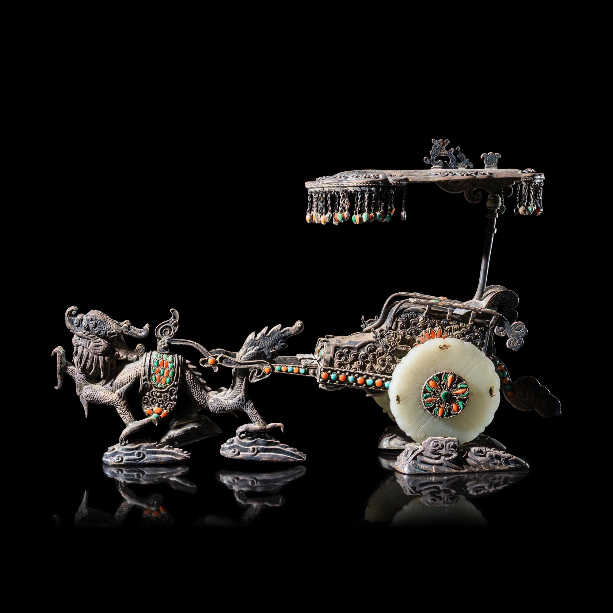 A Chinese Jade-Mounted and Hardstone Embellished Silver Chariot, 20th Century 近代 銀鑲玉嵌寳鸞車
