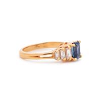 SAPPHIRE AND DIAMOND RING