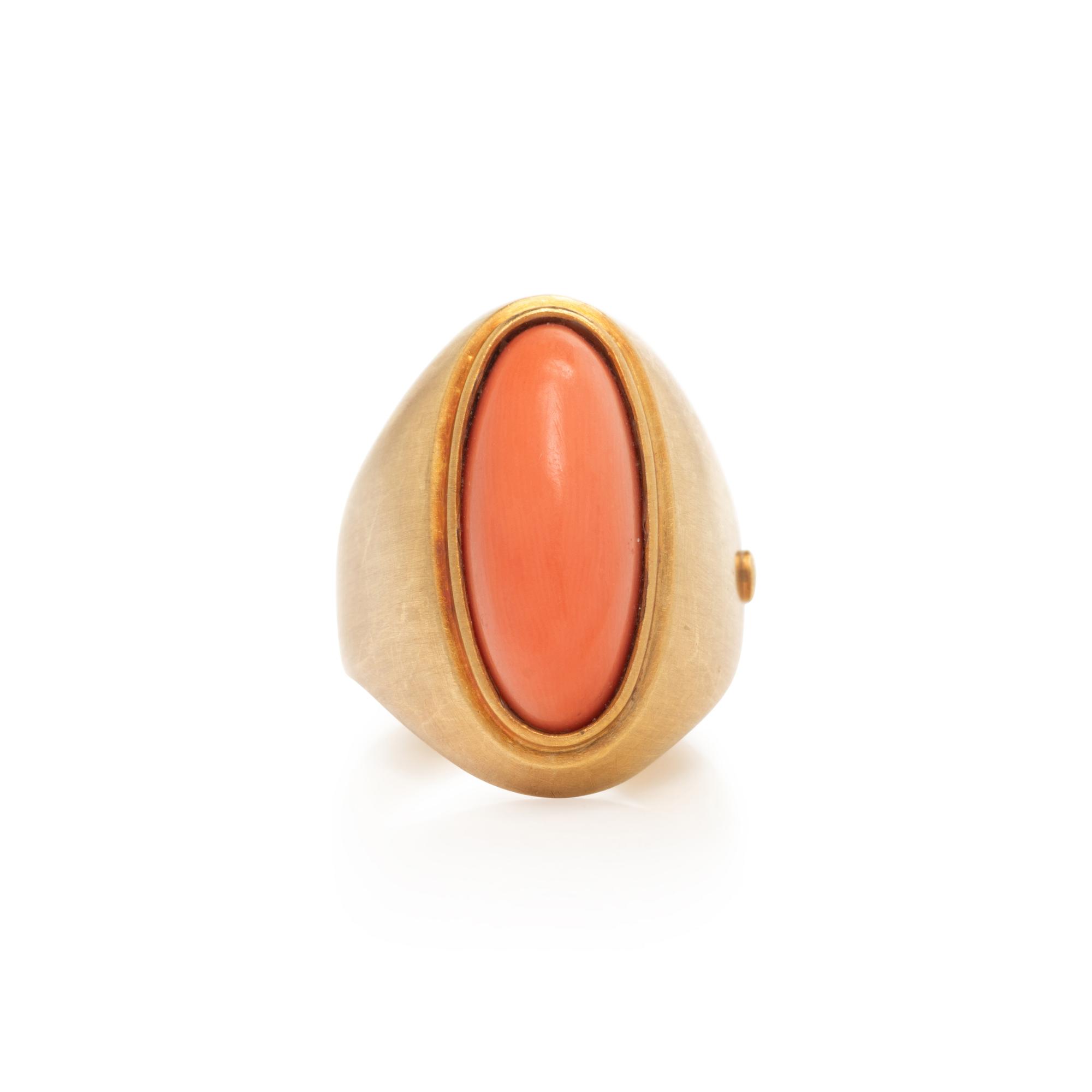 CORAL AND YELLOW GOLD RING