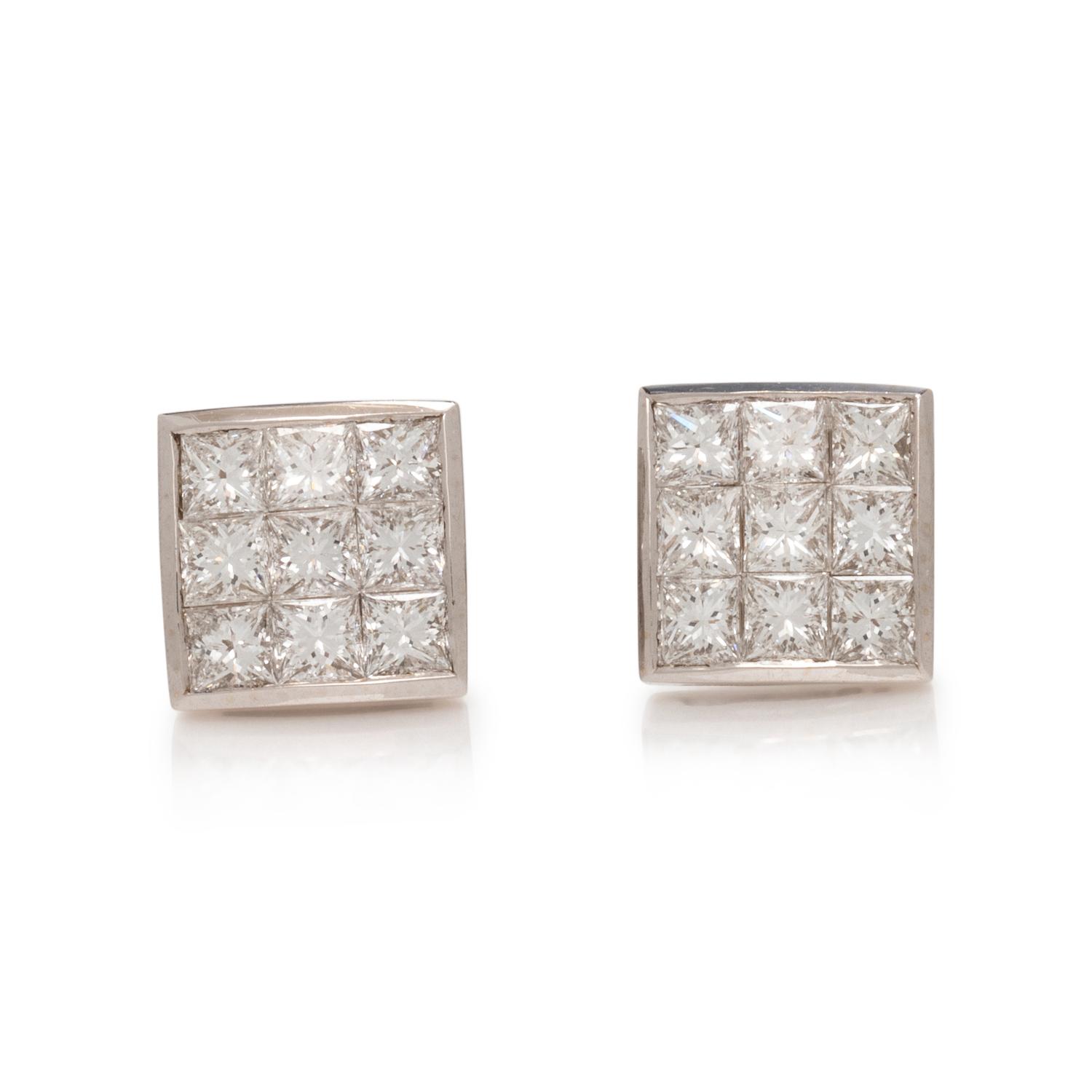 WHITE GOLD AND DIAMOND STUD EARRINGS