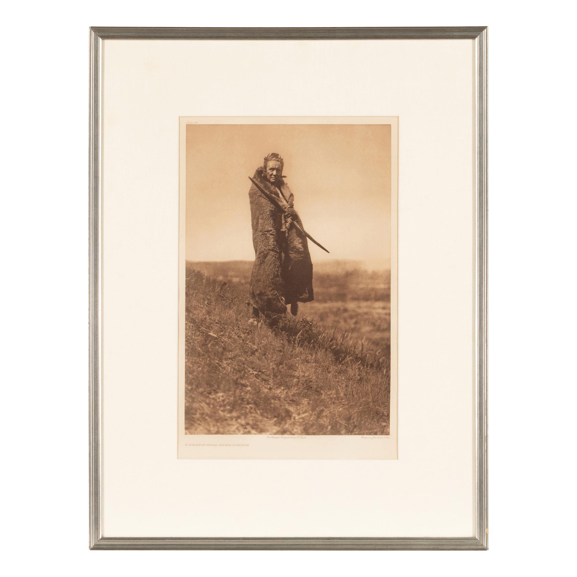 [Native-Americana] Curtis, Edward S. A Grizzly Bear Brave - Piegan