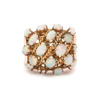 YELLOW GOLD AND OPAL RING