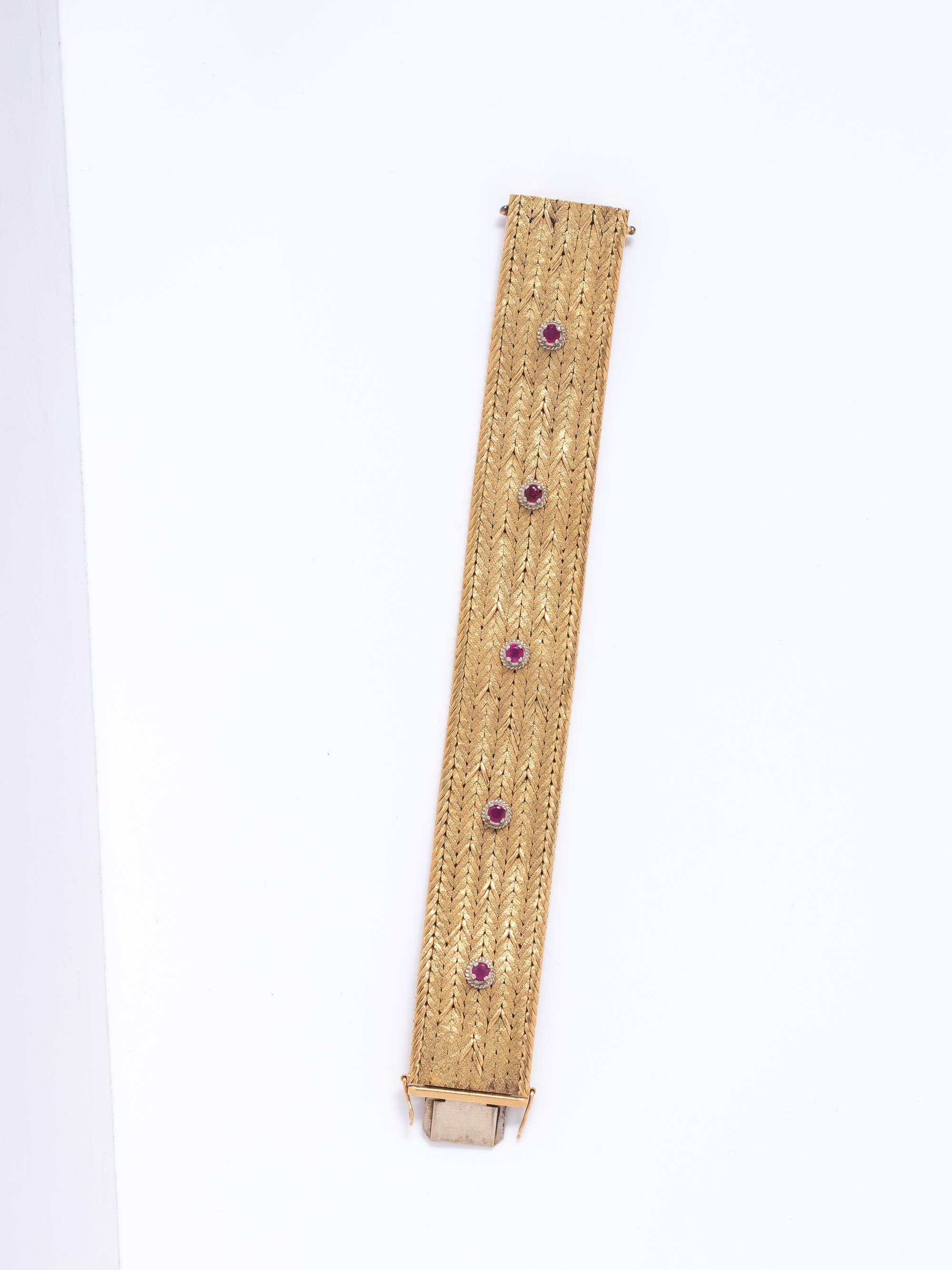 YELLOW GOLD AND RUBY BRACELET