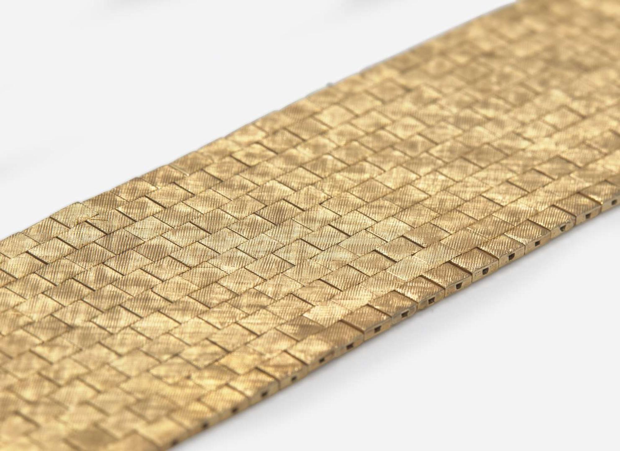 A 14K Yellow Gold Bracelet