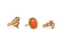 COLLECTION OF YELLOW GOLD RINGS